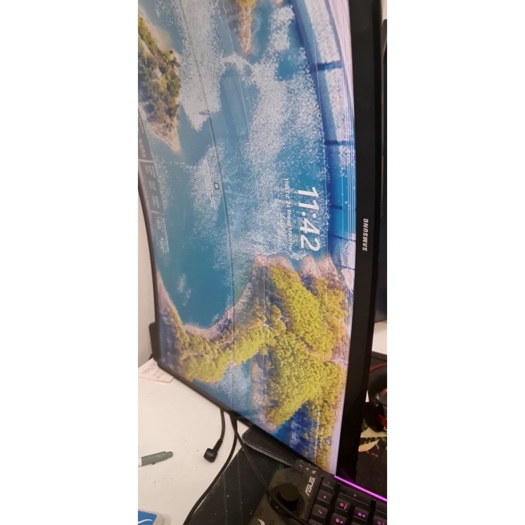 Màn hình cong SAMSUNG odyssey g5 27 inch sọc màn