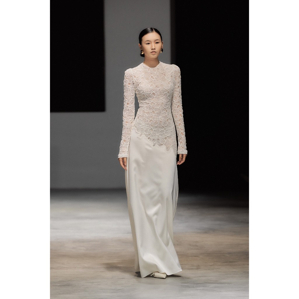 Đầm Dáng Dài Nữ White Ant Phối Ren Và Lụa Hàng Thiết Kế Cao Cấp CELESTIA FLUER LONG DRESS 121300019