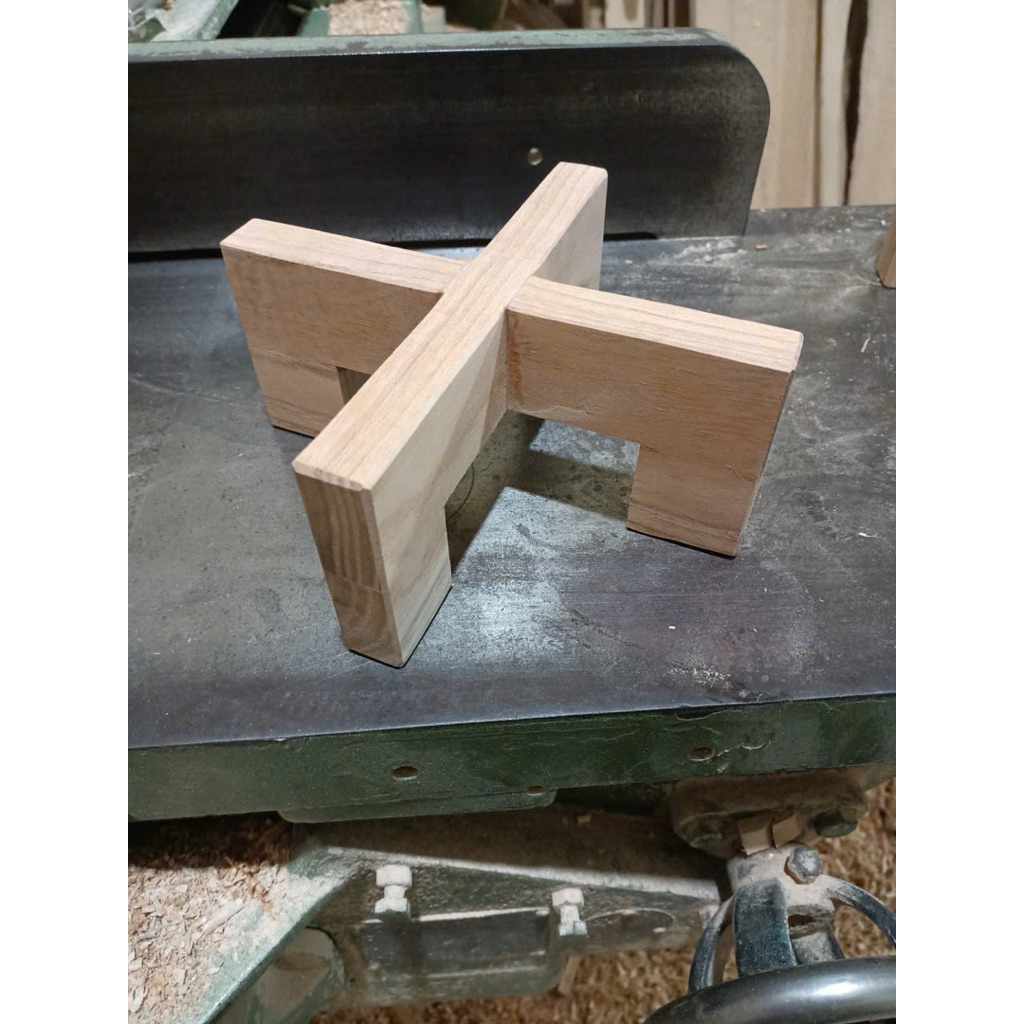 kệ gỗ để chậu cây ,chậu hoa,chân gỗ để chậu cây trên bàn,dôn gỗ kê chậu cây mini 20cm,25cm,30cm..