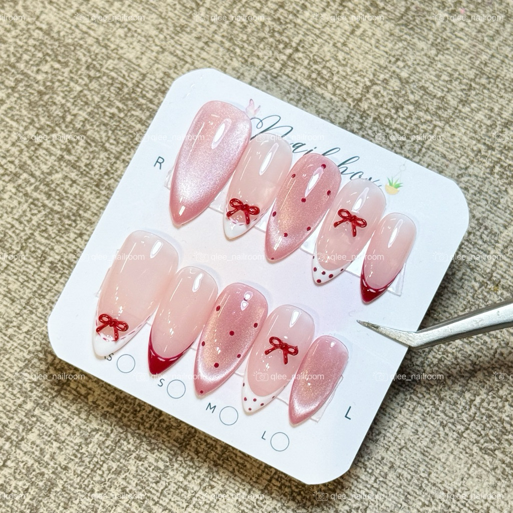 Q32 Nail Box Thiết Kế Mắt Mèo Nơ