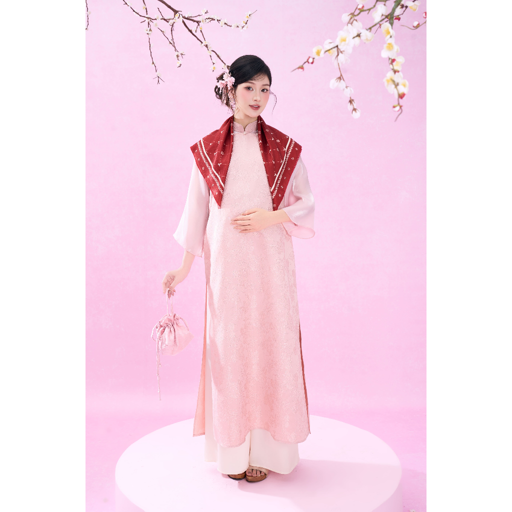 [Kèm quần lụa + khăn lụa] Áo dài thiết kế dáng suông Mai Trang BST Phong Hoa 2026 chất liệu gấm dệt 2 tà BY L'AMME | BigBuy360 - bigbuy360.vn