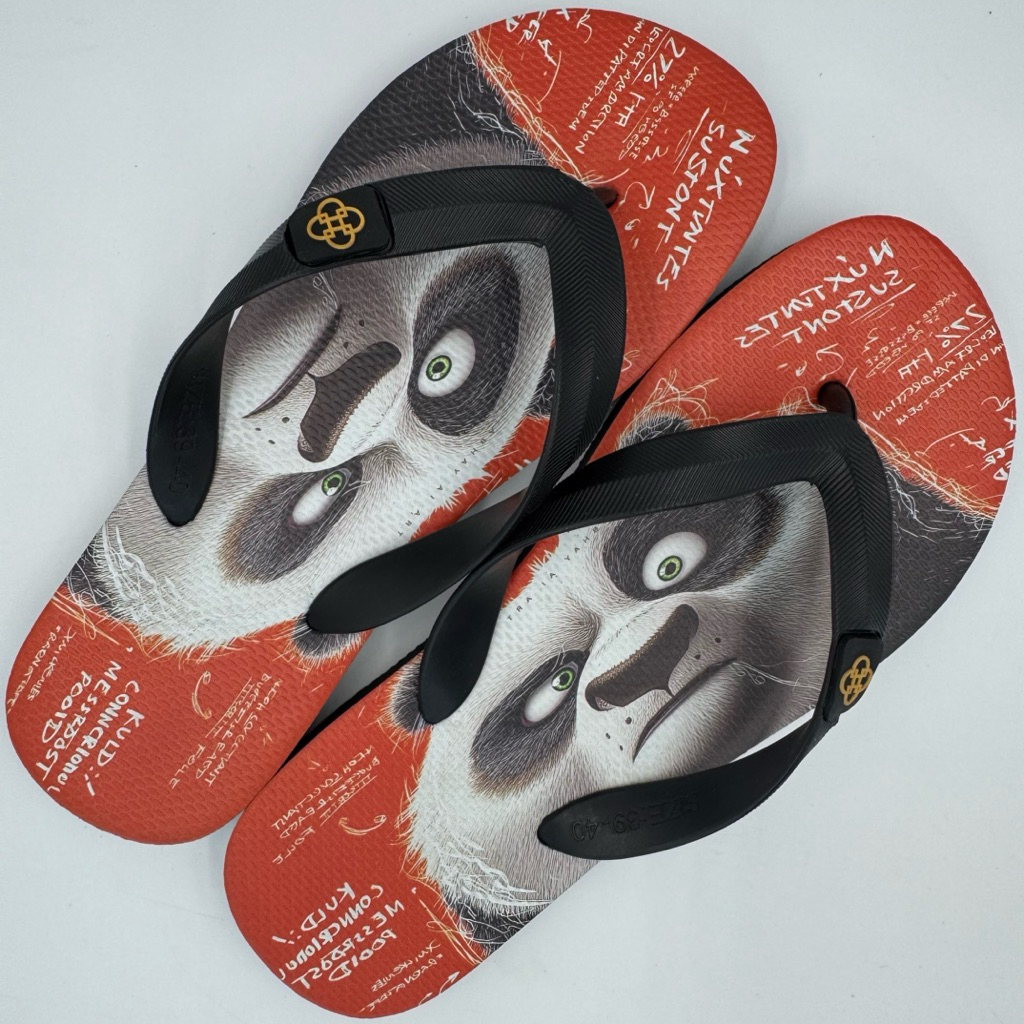 Dép nam Hùng Đào in hình Kungfu panda