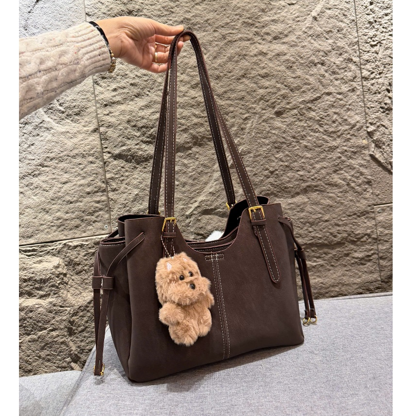 Túi Xách Nữ Tote Vintage Size 30 Da Lộn Đeo Vai Thanh Lịch Dung Tích Lớn Kèm Charm Gấu Xinh - HT563