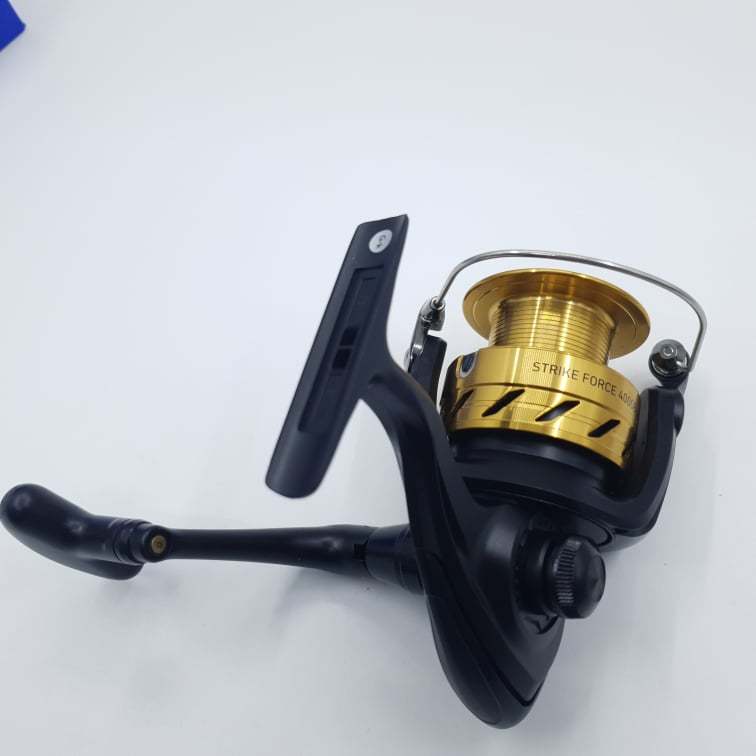 Máy câu Daiwa Strikeforce 4000-B SD