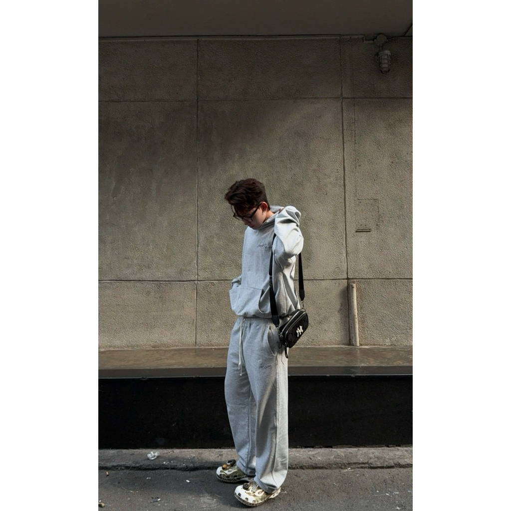 Quần nỉ August Stu nỉ chân cua form ống xuông vải chân cua 100% cotton