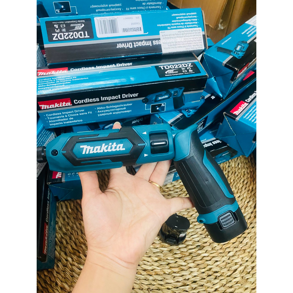 Vít gập Makita TD022D- new hãng full hộp.Hệ có búa có điều tốc Ae nhé