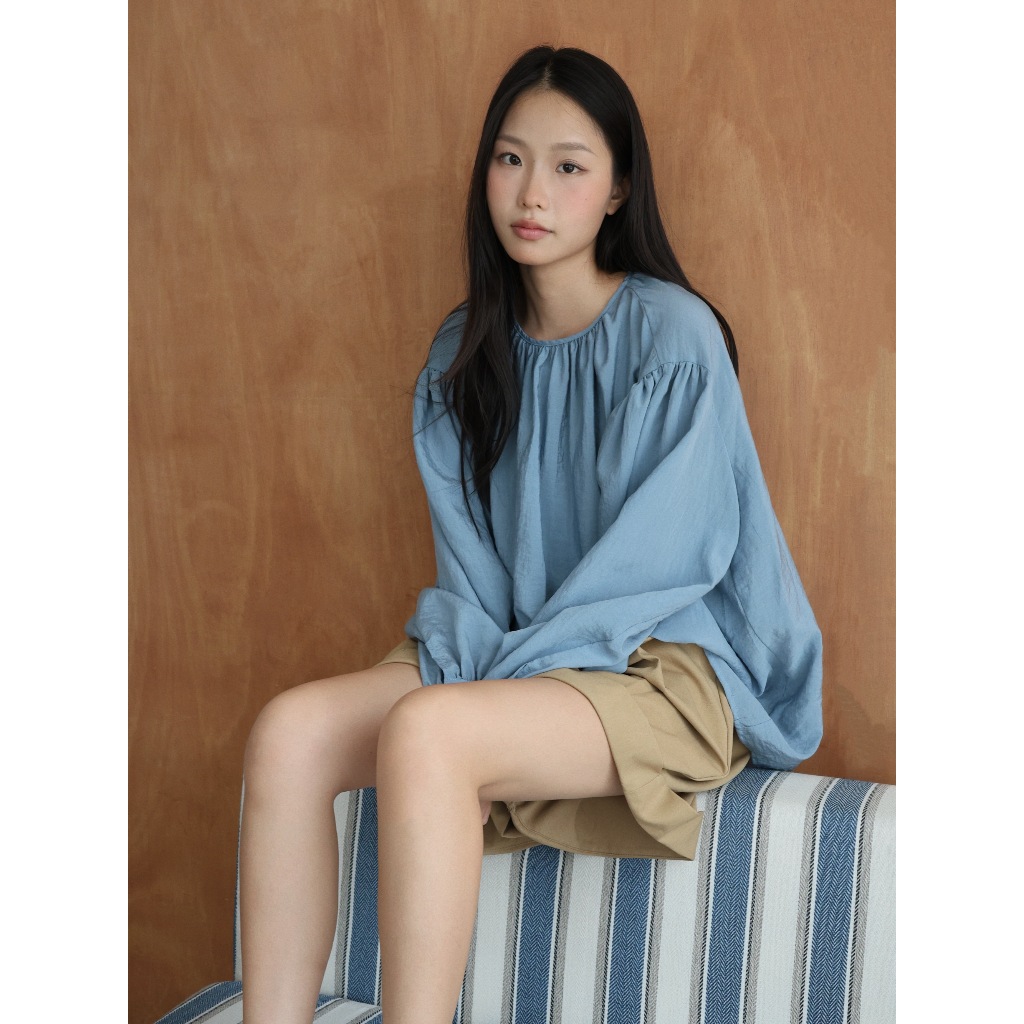 Áo cổ nhún tay phồng tơ hàn 𝐒𝐎𝐌𝐒 | 𝐏𝐨𝐞𝐦 𝐁𝐥𝐨𝐮𝐬𝐞 | BigBuy360 - bigbuy360.vn