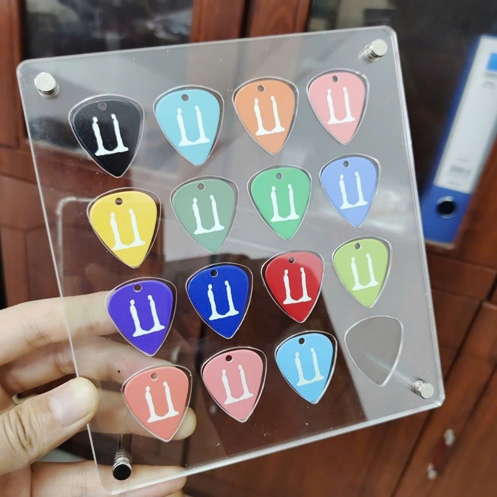 Bộ trưng bày Guitar Pick GD – 15 Pick (rep 1-1) tour concert các chặng sưu tầm, trưng bày kỉ niệm, P