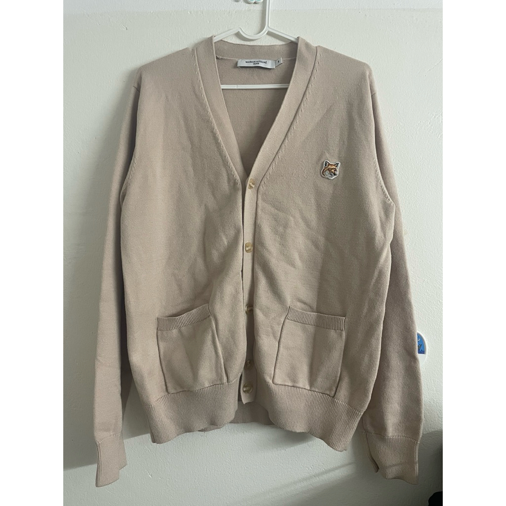 (Pass) Cardigan Maison Kitsune màu be hồng