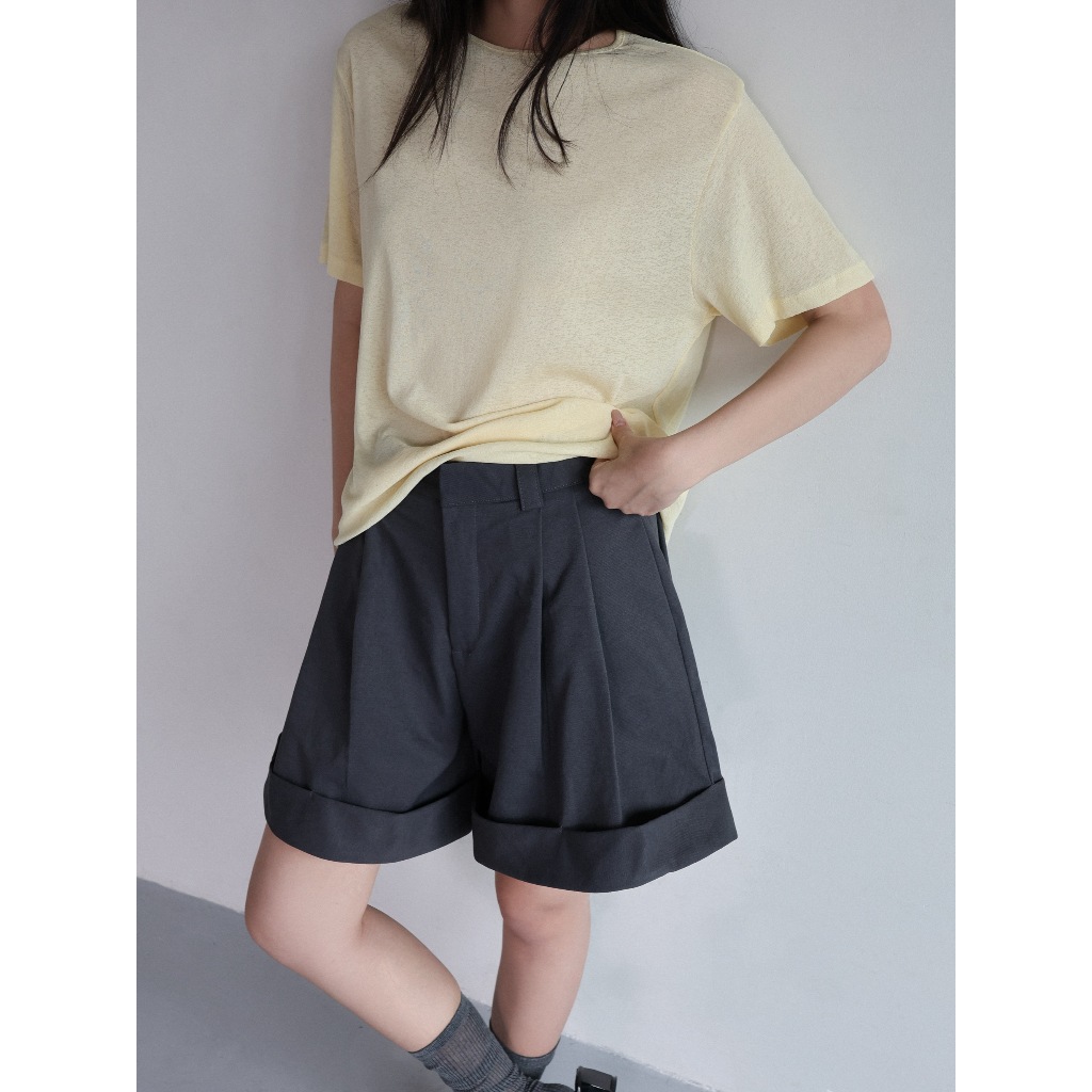 Quần short xếp ly trước sau ống rộng hàn 𝐒𝐎𝐌𝐒 | 𝐌𝐨𝐧𝐚 𝐒𝐡𝐨𝐫𝐭 | BigBuy360 - bigbuy360.vn