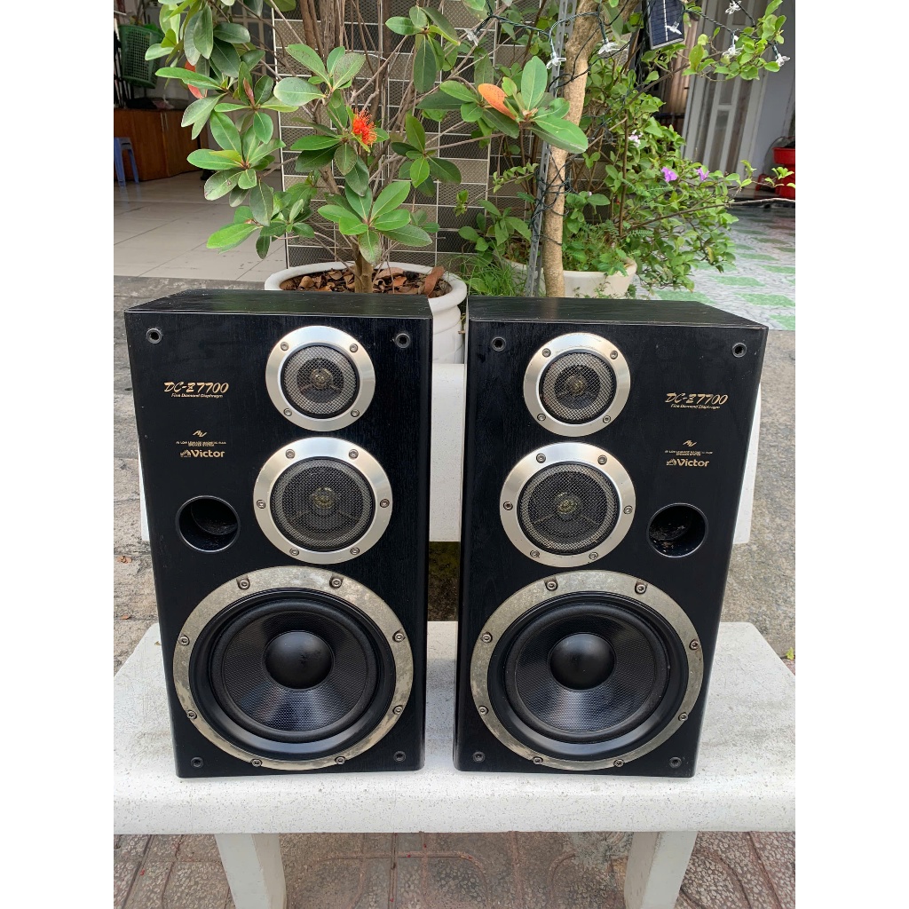 Bán 1tr8 Cặp  Loa Nghe Nhạc  Victor SP - E7700  chất âm hay miễn bàn bass ấm sâu( cạnh sau 1 loa xấu