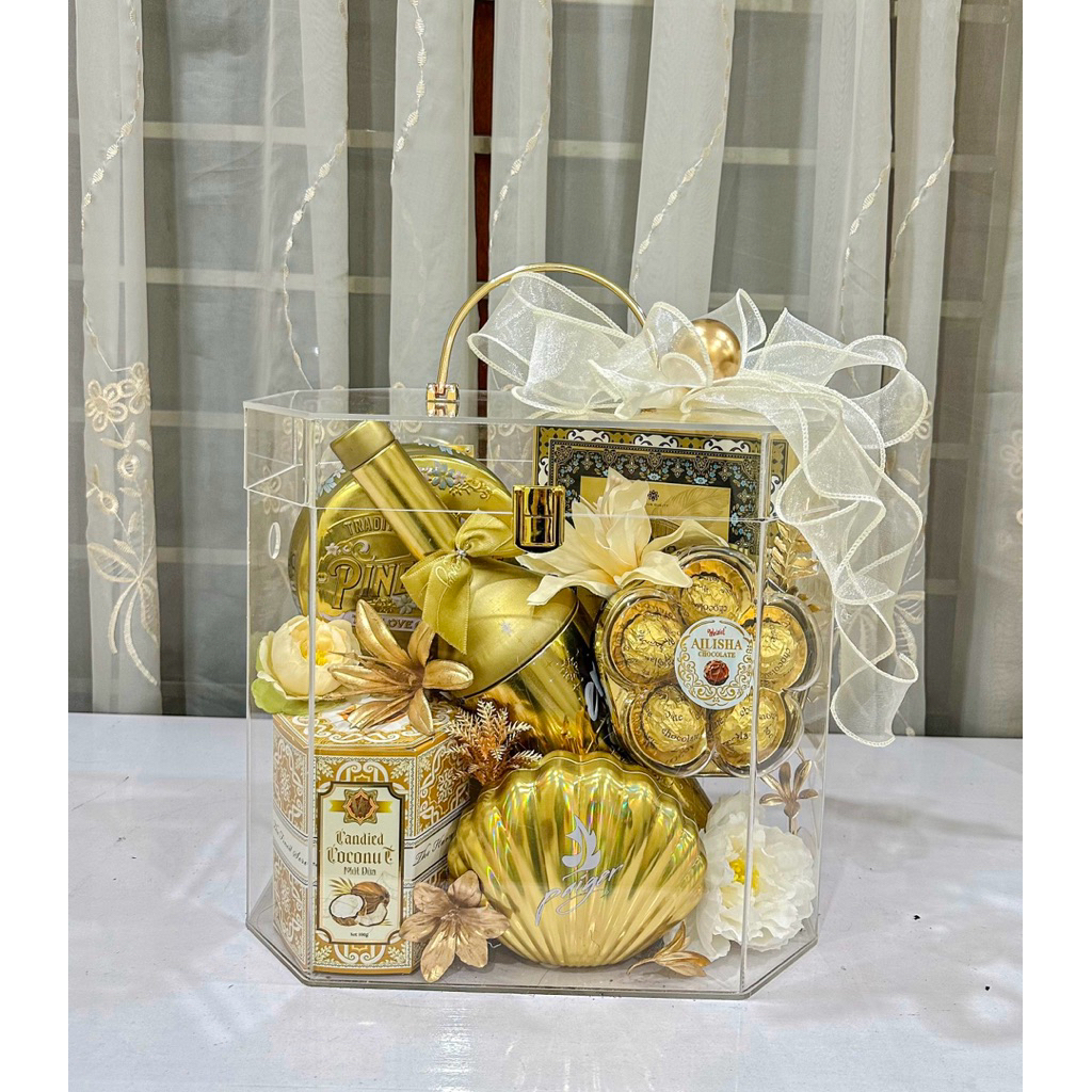 (0961.769.122)Giỏ quà Mica 7 sản phẩm