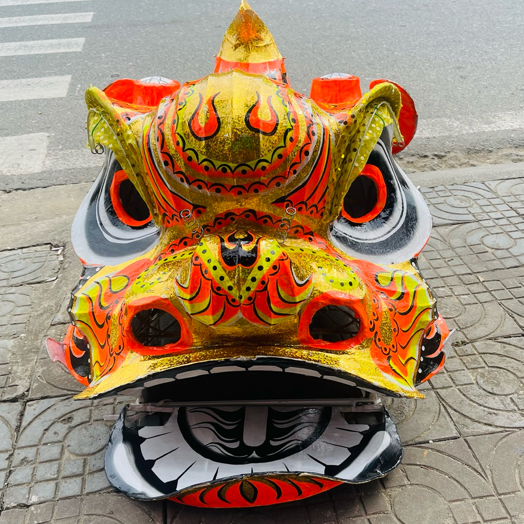 Lân sườn đan mây dán deacal vẽ thủ công chưa lên lông ( 70cm x 70cm )