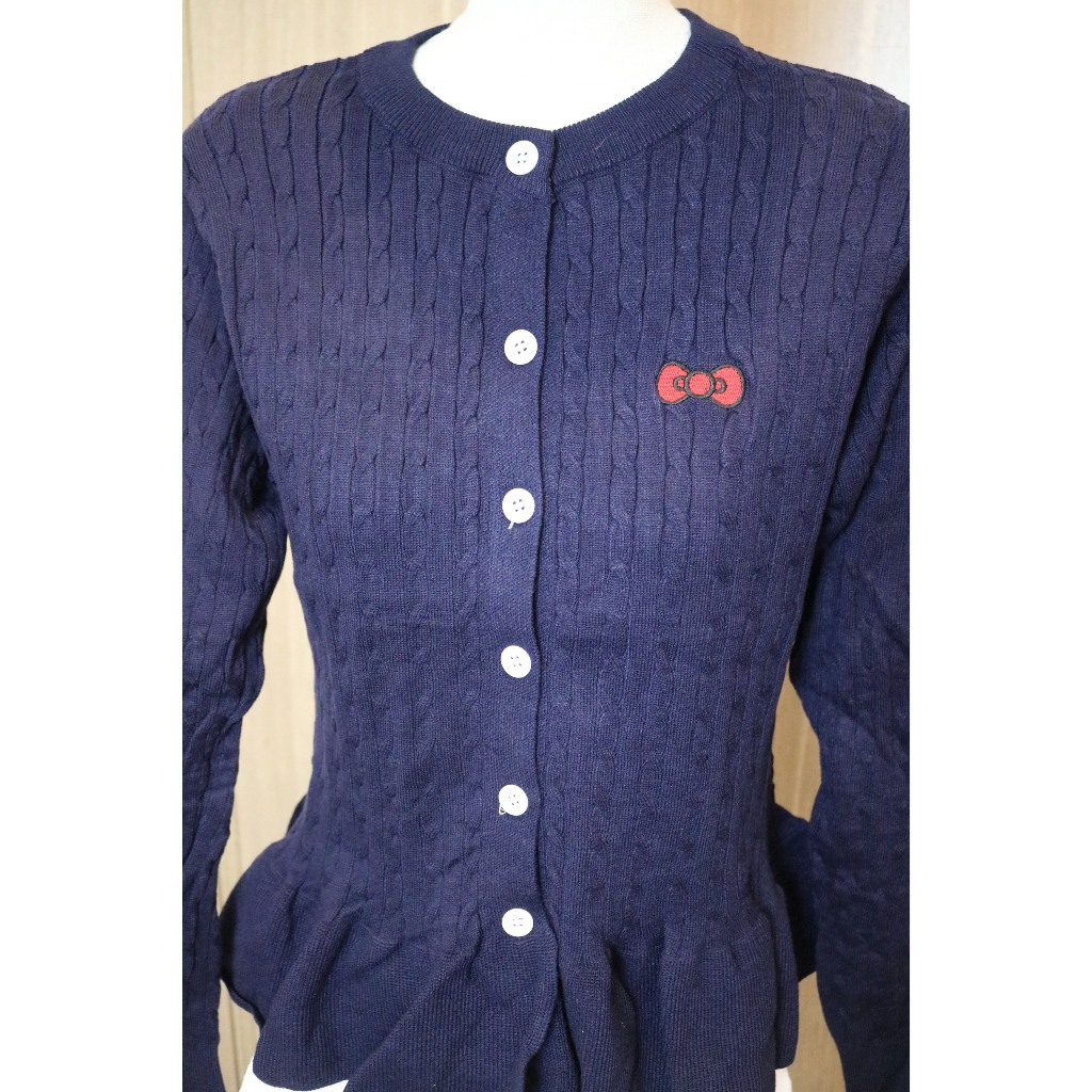 Áo len vặn thừng 𝒀𝑼𝑴𝑴𝒀 dáng ôm, Áo len cardigan viền xoè thêu logo kitty đỏ phong cách Hàn Quốc_AL28 | BigBuy360 - bigbuy360.vn