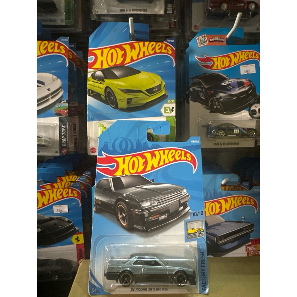 (Hoả tốc SG) Xe mô hình 1:64 Hot Wheels chính hãng Mattel Nissan Skyline R30