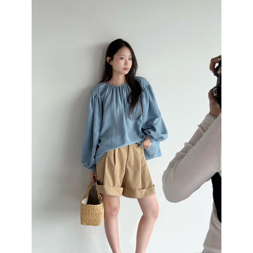 Quần short xếp ly trước sau ống rộng hàn 𝐒𝐎𝐌𝐒 | 𝐌𝐨𝐧𝐚 𝐒𝐡𝐨𝐫𝐭 | BigBuy360 - bigbuy360.vn