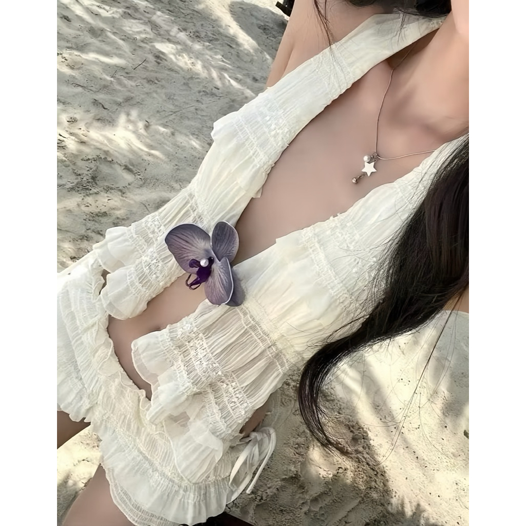 EMMA Set Đồ Bơi 2 Mảnh Áo Cổ Yếm Ren Voan Mềm, Kèm Quần Short Thắt Nơ Tôn Dáng Chuẩn Đẹp (Tặng Chip) | BigBuy360 - bigbuy360.vn