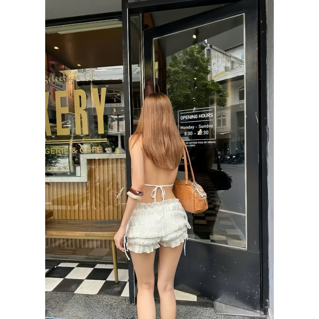 EMMA Set Đồ Bơi 2 Mảnh Áo Cổ Yếm Ren Voan Mềm, Kèm Quần Short Thắt Nơ Tôn Dáng Chuẩn Đẹp (Tặng Chip) | BigBuy360 - bigbuy360.vn