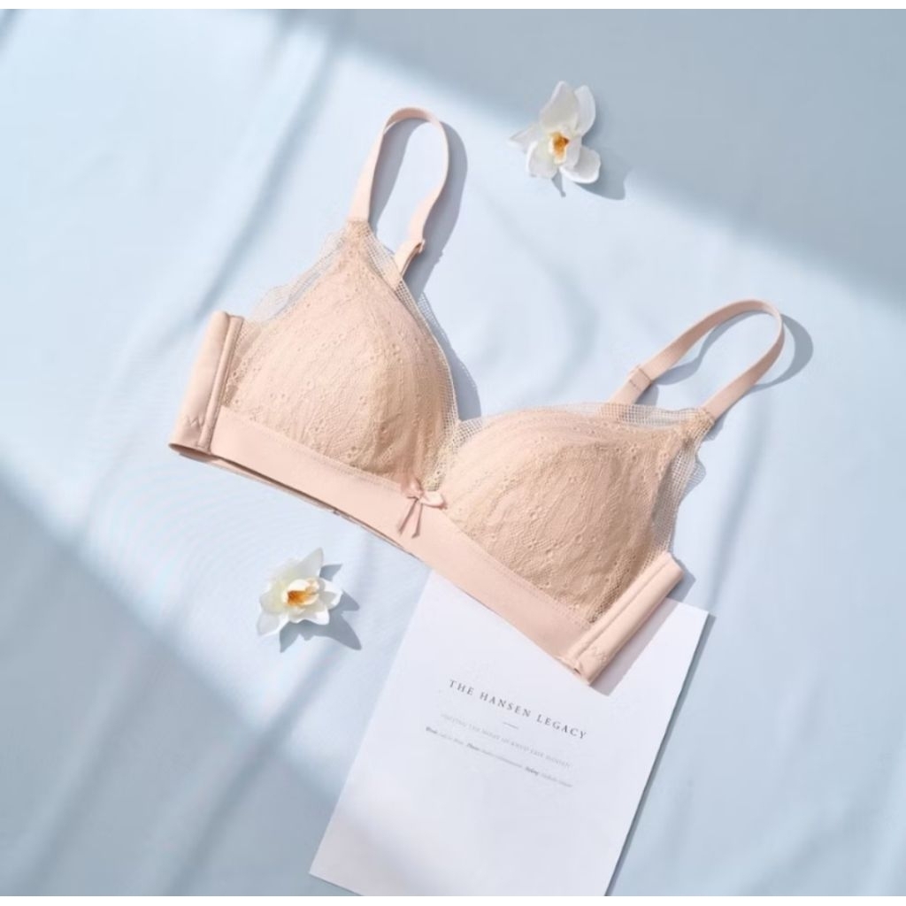 Pass thanh lý mới 99% Áo lót nữ size M size 36 Pazzini cao cấp không gọng, ren đệm mỏng, không hằn n