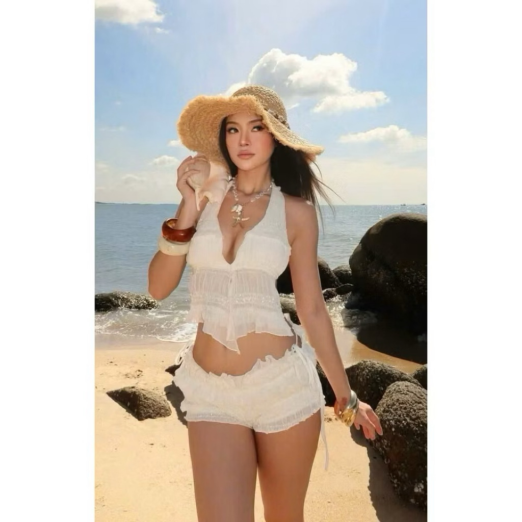 Yentrang bikini Áo yếm hở lưng voan nhún , quần short nhún ôm mông . set áo yếm đi biển( che tên) | BigBuy360 - bigbuy360.vn