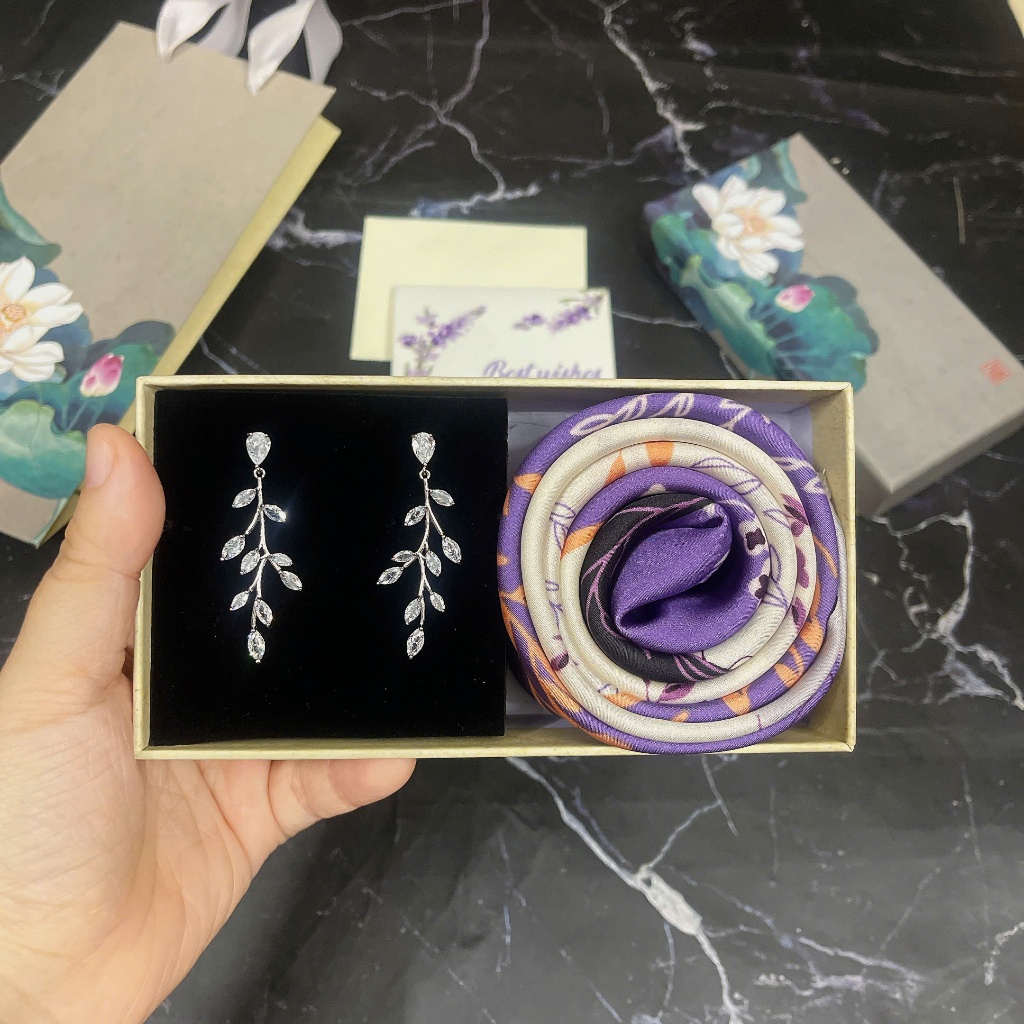 SET QUÀ KHĂN LỤA + KHUYÊN TAI SIÊU XINH TẶNG BÀ/MẸ/NGƯỜI YÊU/BẠN BÈ CÁC NGÀY LỄ TẾT SINH NHẬT... V3 