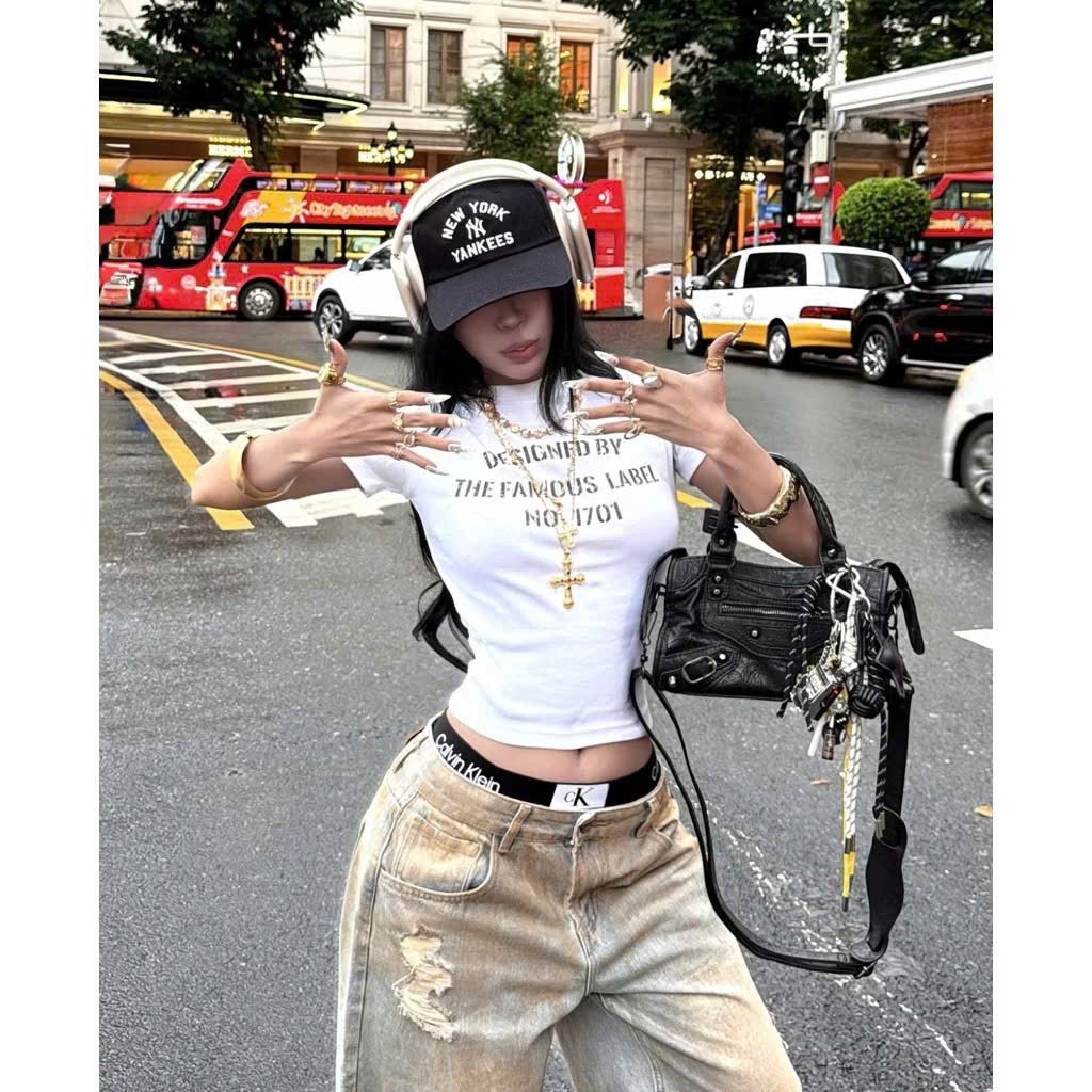 Áo thun ôm body dáng slimfit tay ngắn in chữ đính đá lấp lánh hottrend Phoenix.store