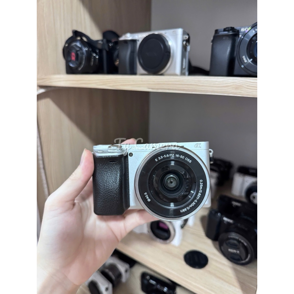 Máy ảnh Sony A6400 new 95% , tặng full phụ kiện