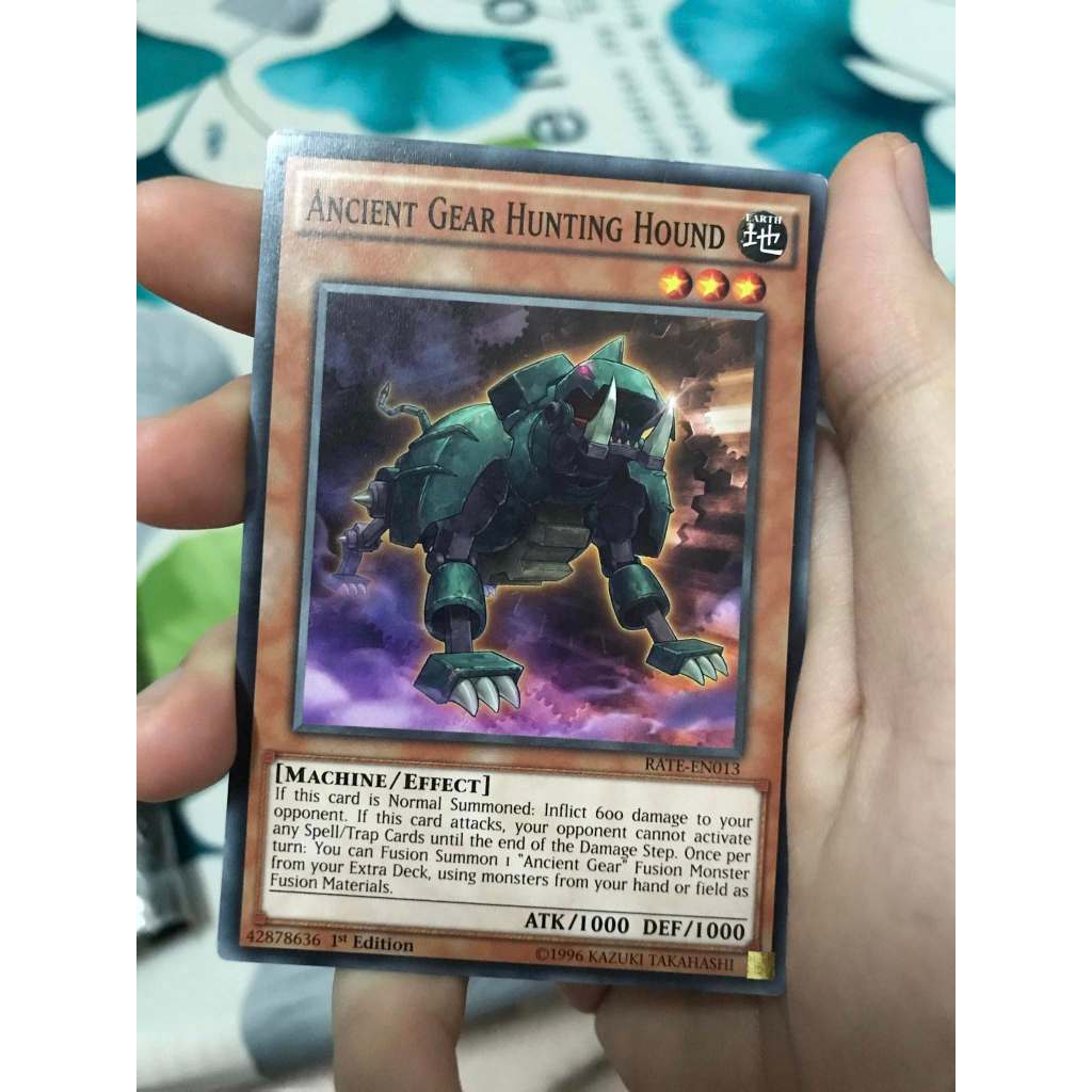 ancient gear hunting hound card cũ