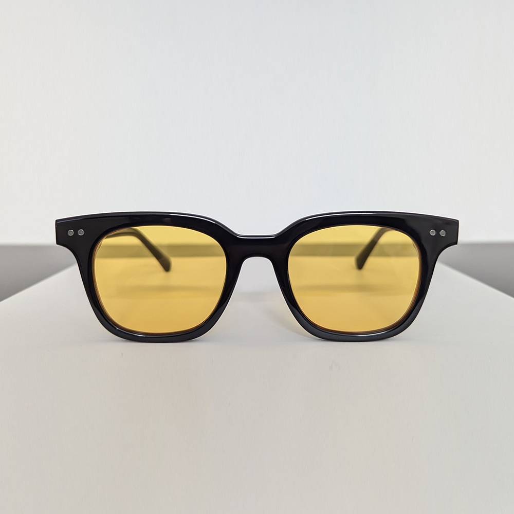 Kính râm Gentle Monster South Side 01(Y) Vàng Chữ V