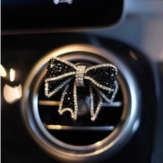 Hoa trà kèm sáp thơm gắn cửa gió điều hòa.Kẹp khuếch tán sáp thơm hình hoa trà sang trọng.Sáp thơm khử mùi ô tô