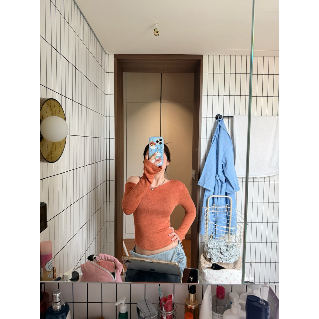 Áo lệch vai tay loe dài chít eo suông Bee top Babi label nhankhaai