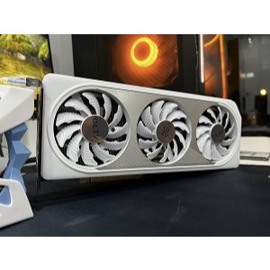 VGA RTX 4060 GIGABYTE AERO WHITE 8G