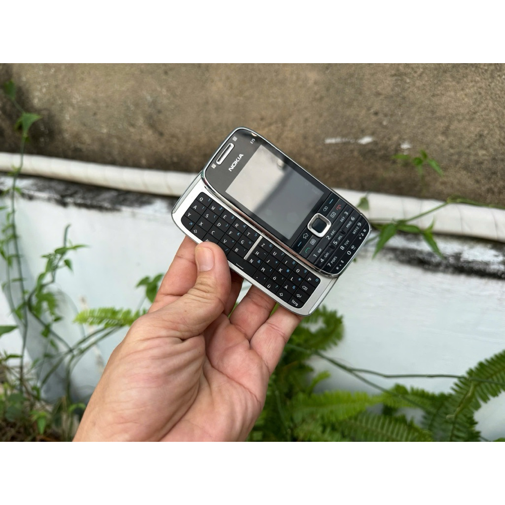 Nokia e75 (0714) nhận mọi sim