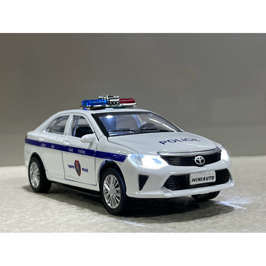 Mô hình xe Police CS GT Toyota CAMRY 2.5G  1:32