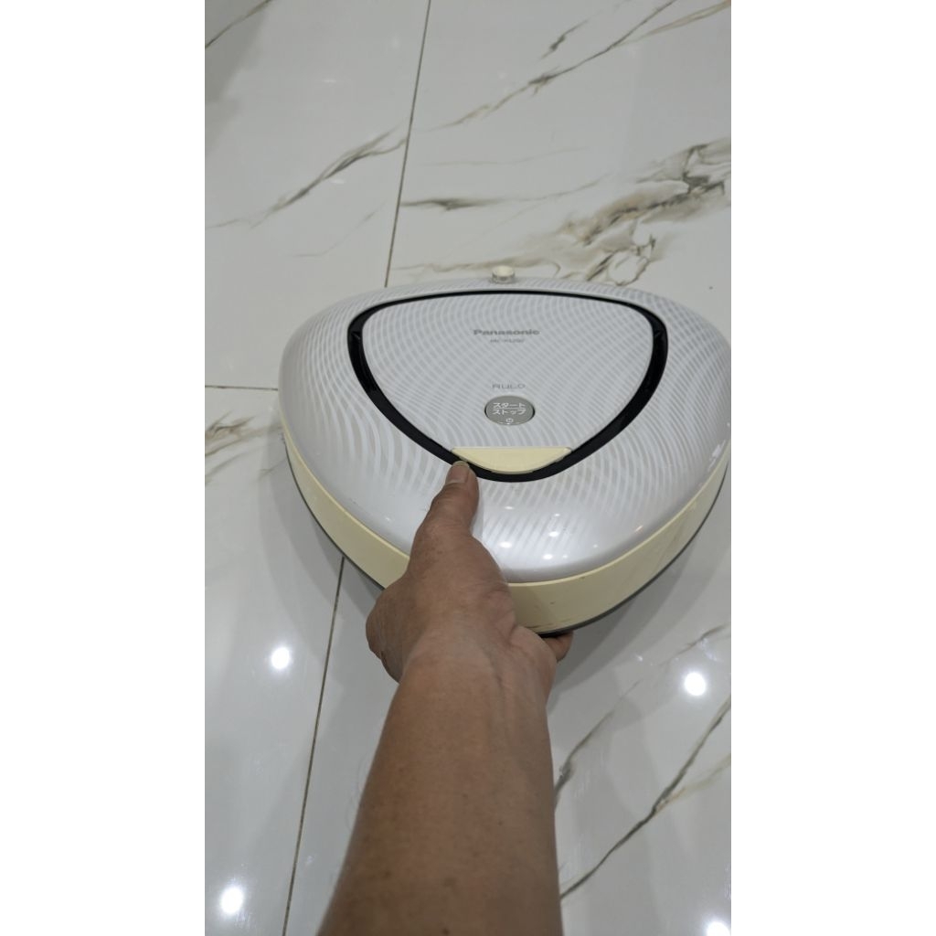robot hút bụi panasonic rs200 kèm remote