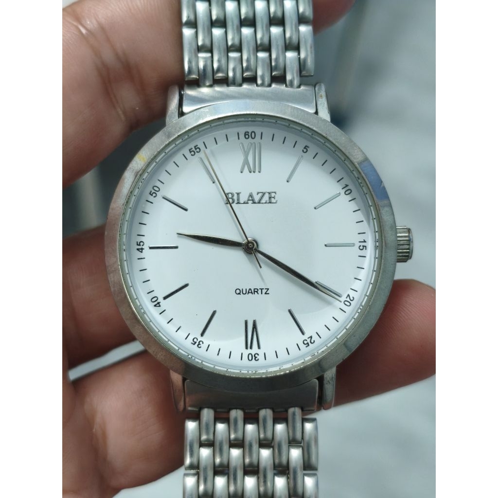 Đồng hồ nội địa Nhật, size 39mm không kể núm, coc số La Mã, dây hạt gạo, chống nước mưa & rửa tay, d