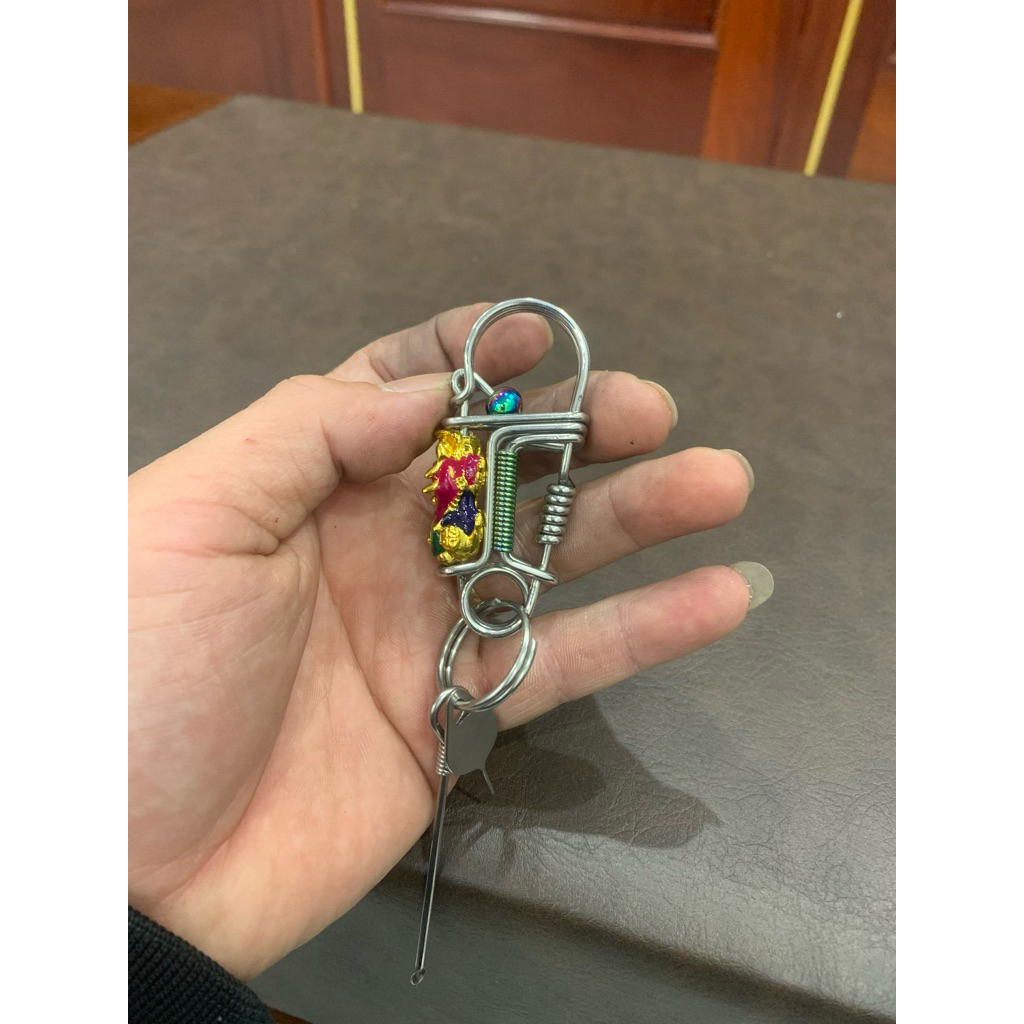 Móc khóa thủ công tỳ hưu inox