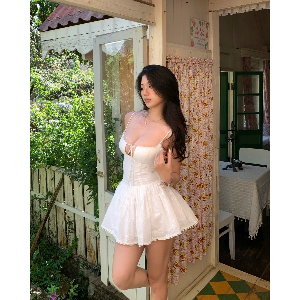 Đầm 2 đây trắng thêu nơ Pure Dress ByVeeStyle, | BigBuy360 - bigbuy360.vn