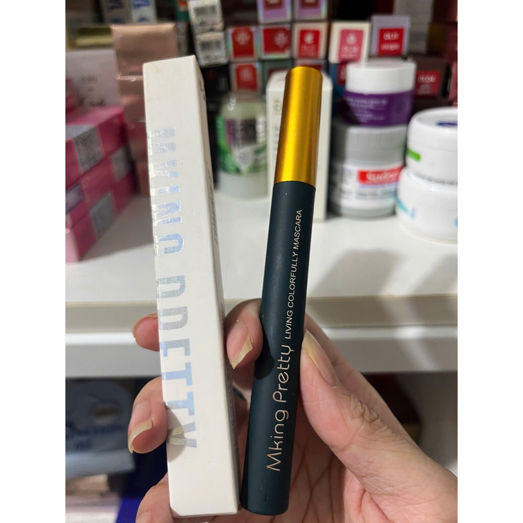 Mascara mking pretty