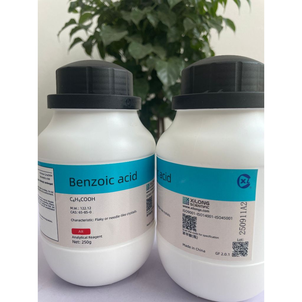 Benzoic Acid AR – C6H5COOH – Chai 250g – Hóa Chất Phân Tích Phòng Thí Nghiệm