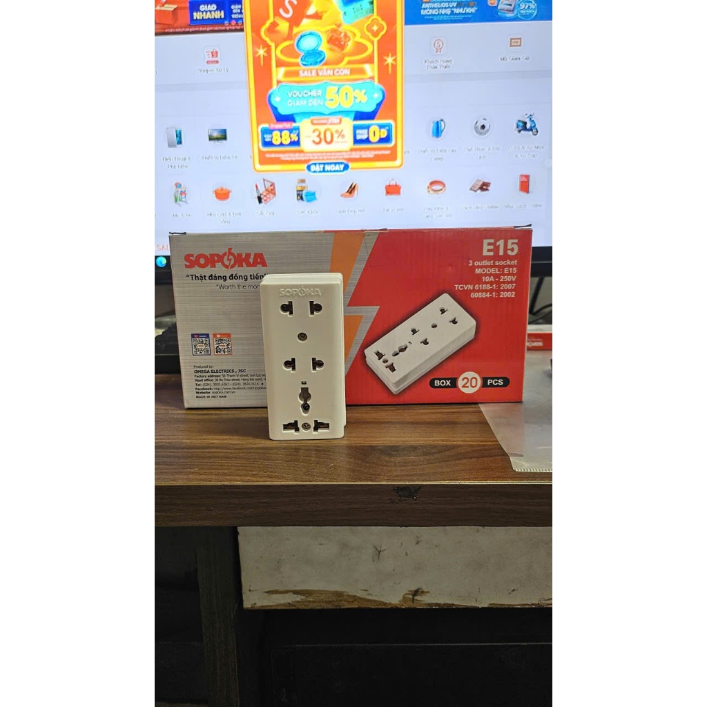 Ổ cắm điện E15 Sopoka