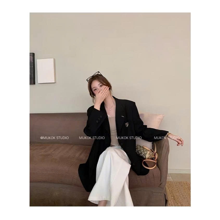 [MUKOK] Áo blazer đen phom dáng chuẩn xịn – form cực đẹp thiết kế có điểm nhấn thời trang