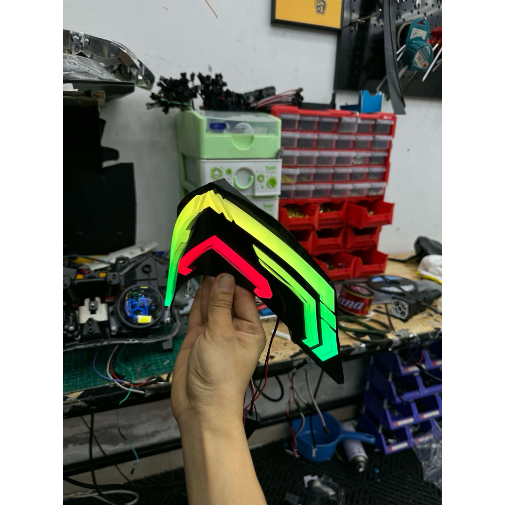 phôi hậu audi xe ab (vô led sẵn ) màu va app 2020-2025