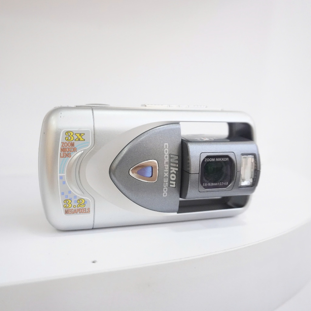 MÁY ẢNH NIKON COOLPIX E3500