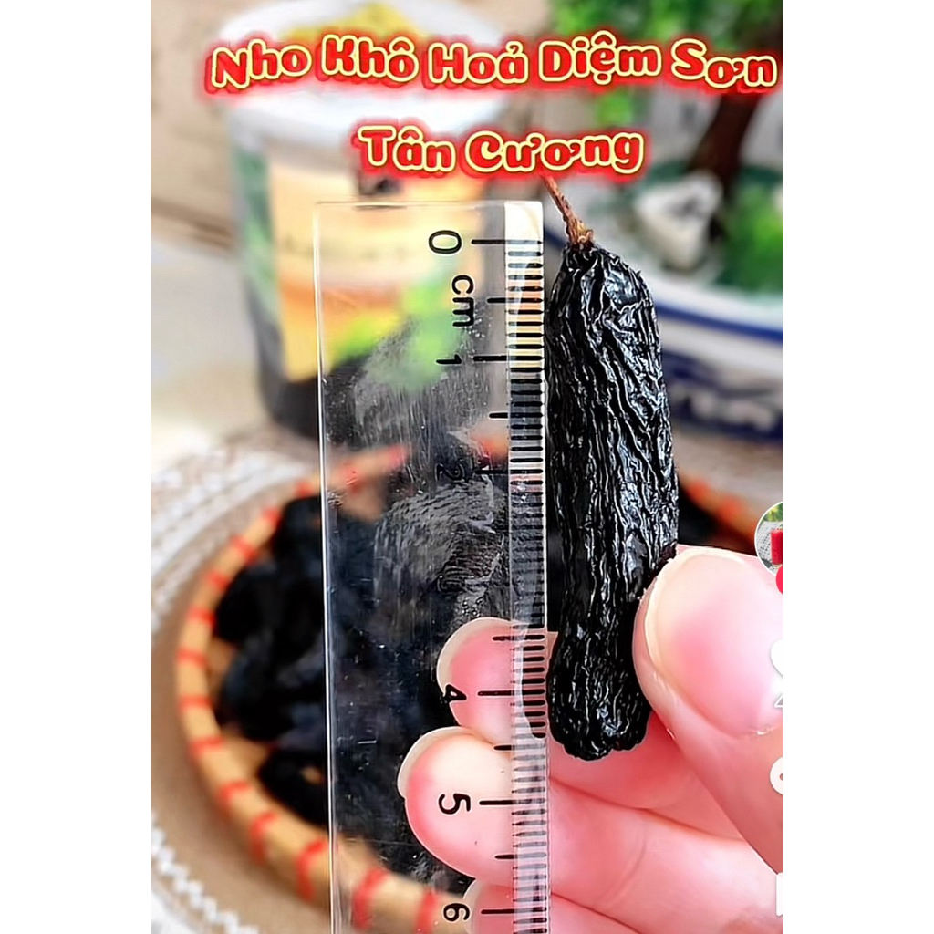 Nho móng tay sấy khô