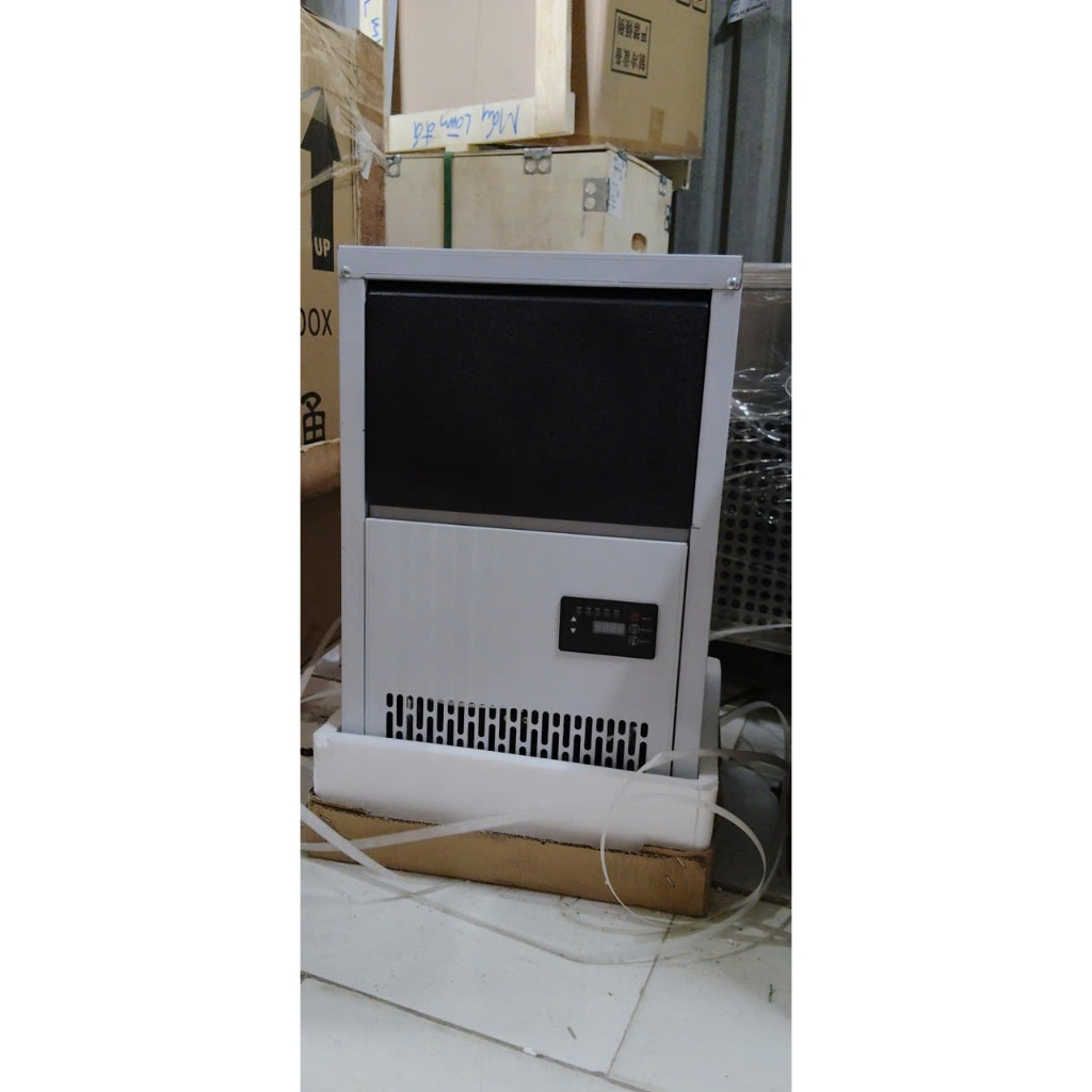 Máy làm đá viên -công suất 70kg cho quán trà sữa lớn -Hai đường cấp nước công suất lớn- Hàng cao cấp thương hiệu Freshec