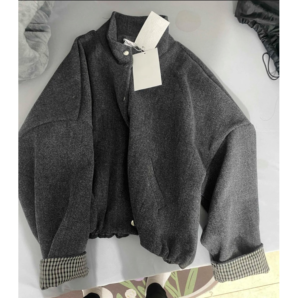 Áo khoác dạ cúc bấm cổ cao phối tay kẻ caro Nữ the.sweaterweather TSW | BigBuy360 - bigbuy360.vn