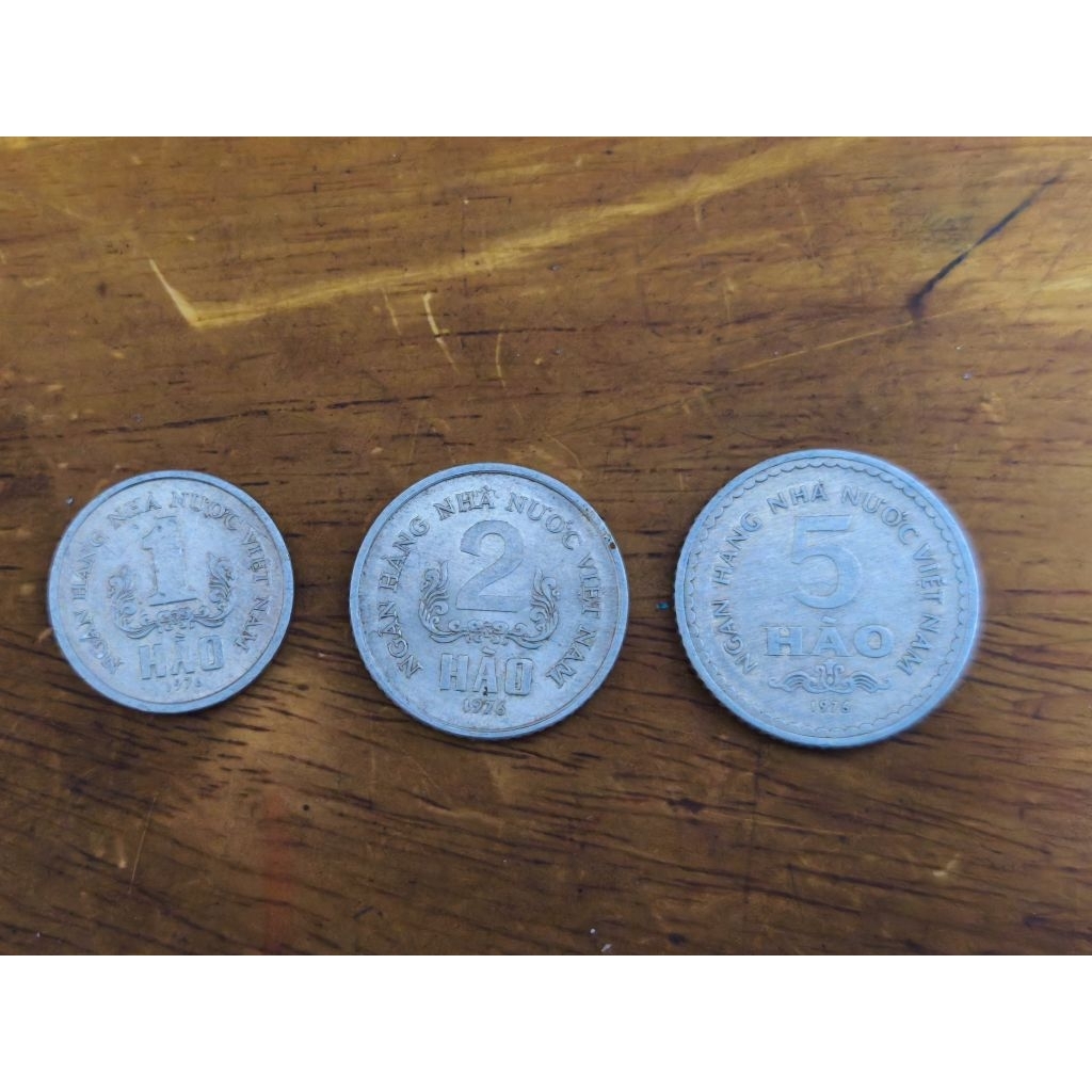 Tiền xu xưa Việt Nam: Xu nhôm 1-2-5 hào 1976. Chất lượng khá tốt.