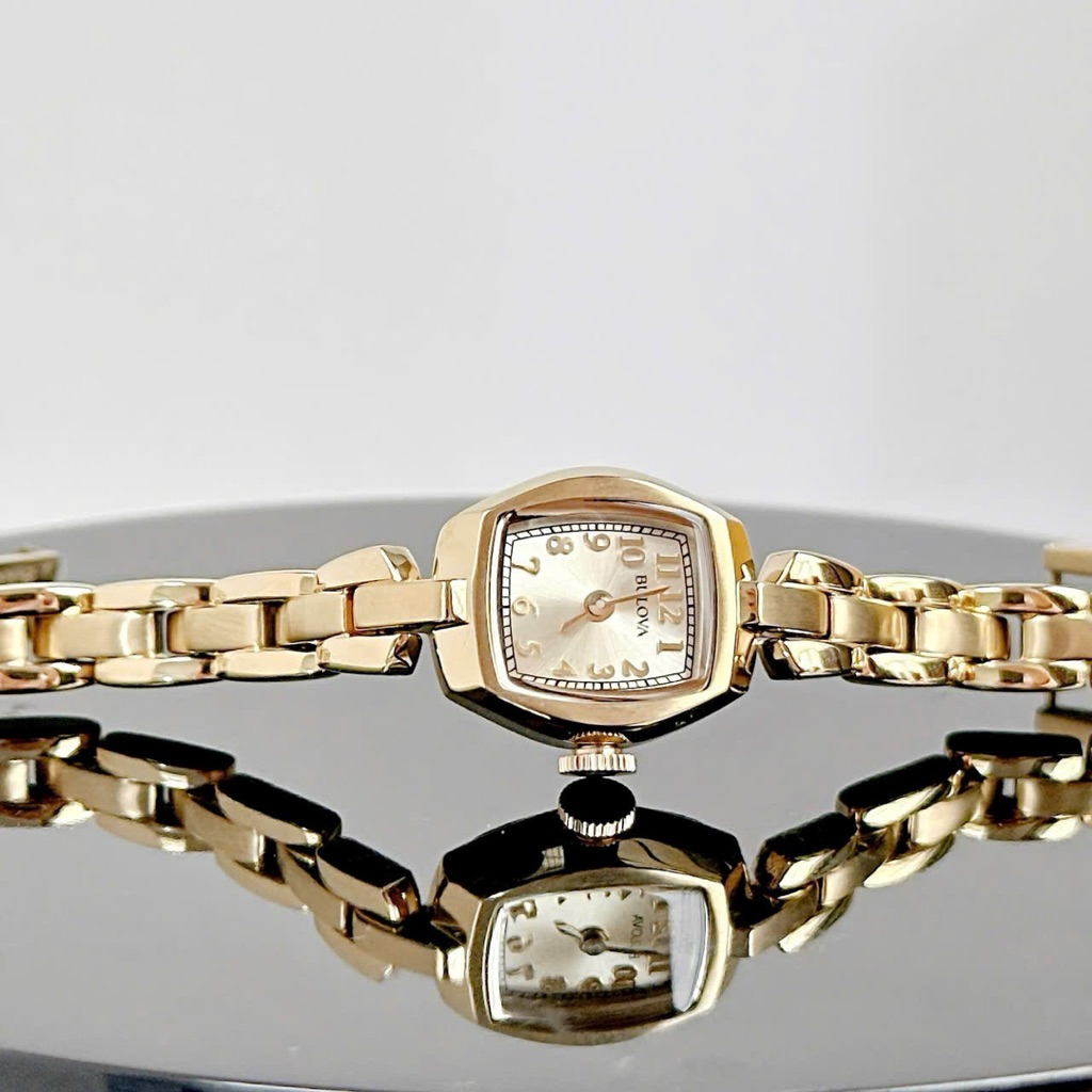 Đồng Hồ Nữ Bulova 97L155 Quartz Size 18 Gold Case & Dial Mặt Vuông
