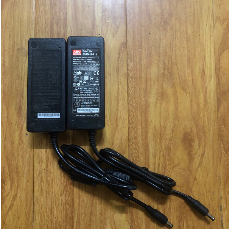 Nguồn adapter 12V 5A tiêu chuẩn công nghiệp. Hàng cũ tháo máy